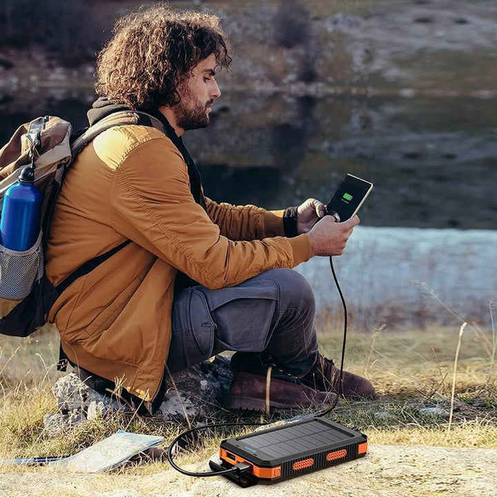 "Batterie solaire externe, charge rapide, étanche, design compact avec panneaux solaires, idéale pour activités en plein air.