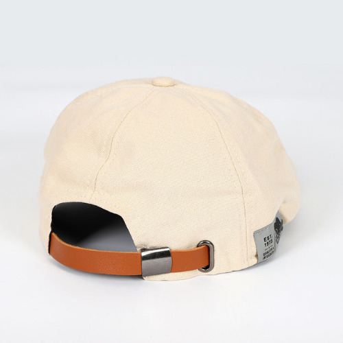 "Béret homme ajustable chic, style classique, diverses couleurs, confort optimal, accessoire élégant et intemporel."