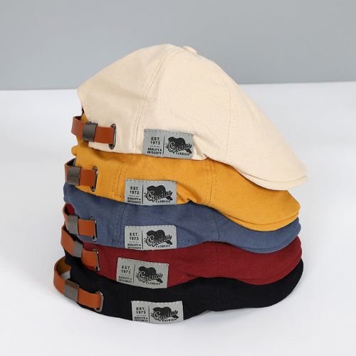 "Béret homme ajustable chic, style classique, diverses couleurs, confort optimal, accessoire élégant et intemporel."