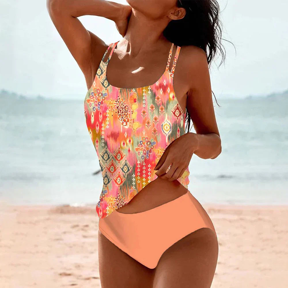 "Bikini femme chic en tissu doux, coupe flatteuse, parfait pour la plage ou piscine, élégance et confort garantis."