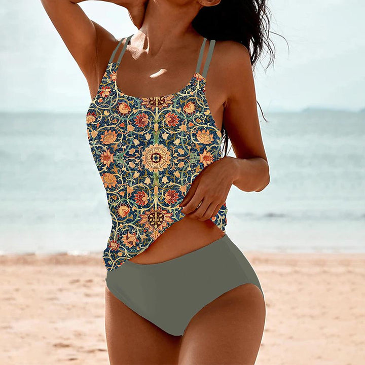 "Bikini femme chic en tissu doux, coupe flatteuse, parfait pour la plage ou piscine, élégance et confort garantis."