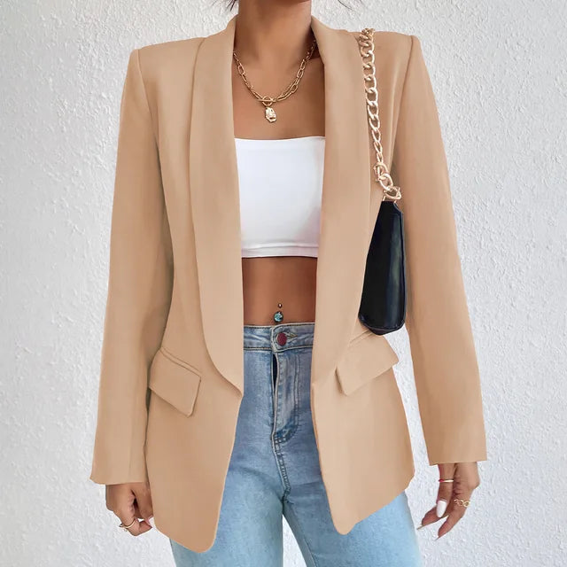Blazer élégant pour femme, coupe ajustée, lignes classiques, matière douce, parfait pour occasions professionnelles.