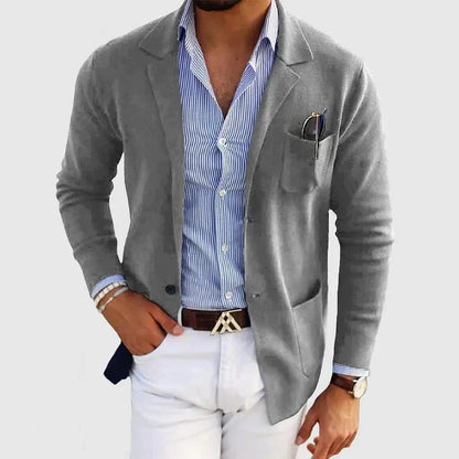 "Blazer homme décontracté avec col revers, poches bouton, style moderne, élégant et polyvalent pour toute occasion."