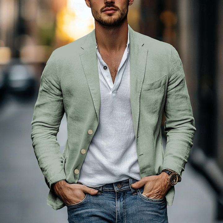 "Blazer léger marine pour homme, coupe moderne, style chic et décontracté, idéal pour l'été et les occasions variées."