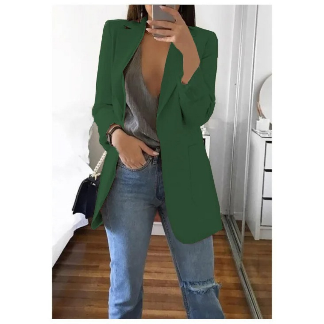 "Blazer long femme élégant bleu, coupe flatteuse, tissu doux, choix polyvalent pour occasions professionnelles ou décontracté