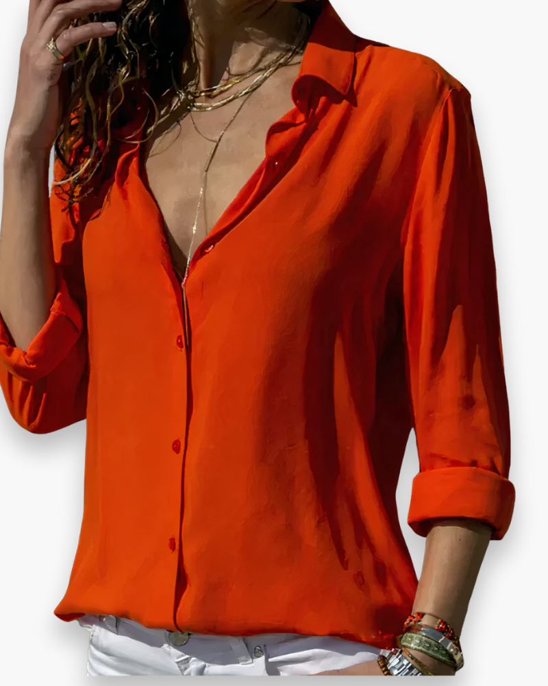 "Blouse femme blanche élégante à manches longues, coupe chic, idéale pour bureau ou soirée, visible en blanc et bleu clair."