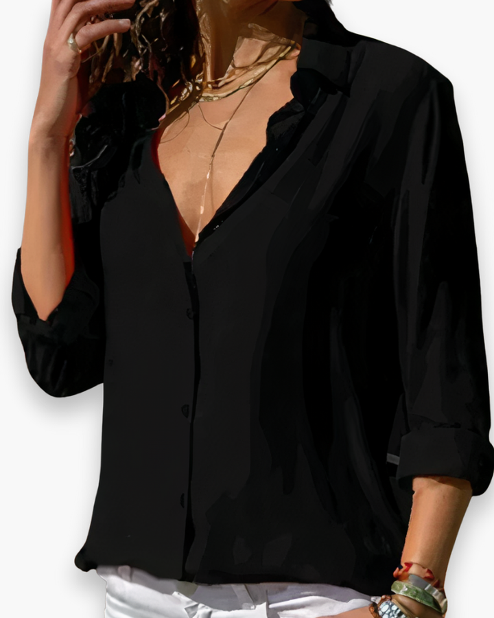 "Blouse femme blanche élégante à manches longues, coupe chic, idéale pour bureau ou soirée, visible en blanc et bleu clair."