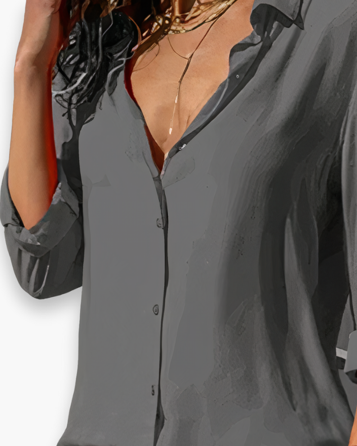 "Blouse femme blanche élégante à manches longues, coupe chic, idéale pour bureau ou soirée, visible en blanc et bleu clair."