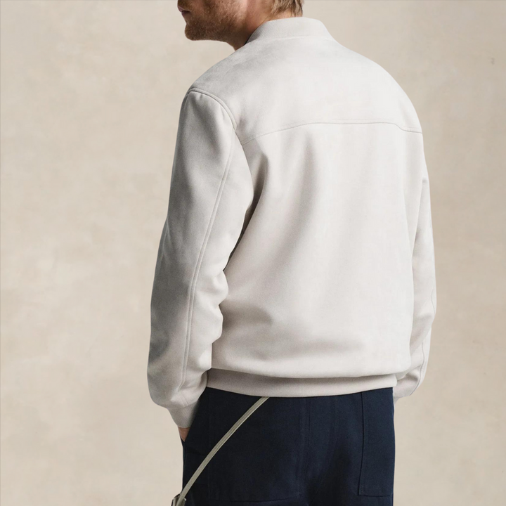 "Blouson en daim homme, style bomber, fermeture zippée, bords côtes élégants, couleur marron, pour look décontracté raffiné."