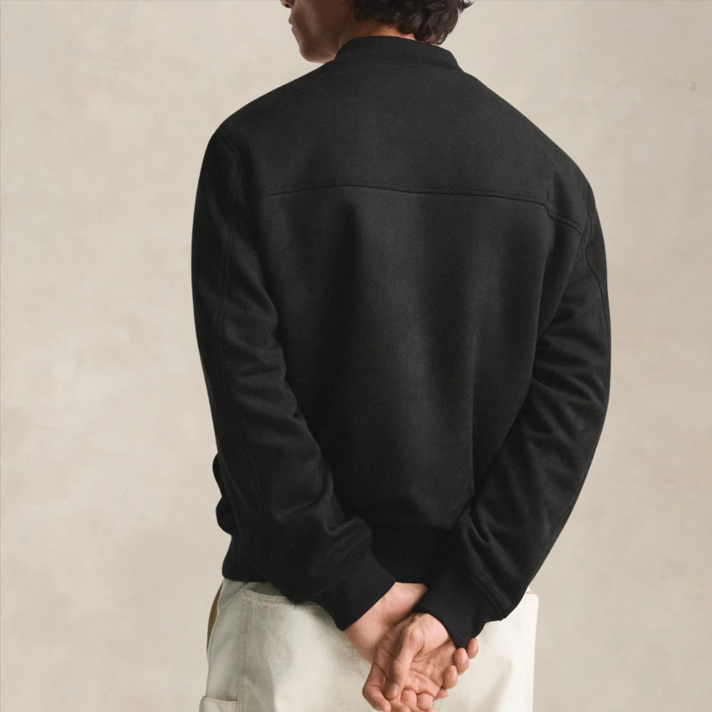 "Blouson en daim homme, style bomber, fermeture zippée, bords côtes élégants, couleur marron, pour look décontracté raffiné."