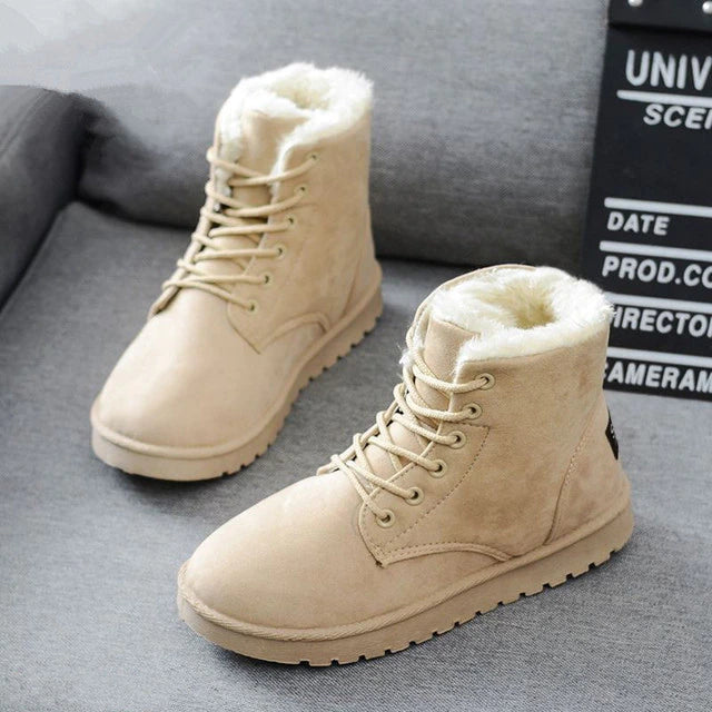 "Bottes à lacets pour hommes, montantes, robustes, avec semelle antidérapante, idéales pour l'hiver froid et enneigé."