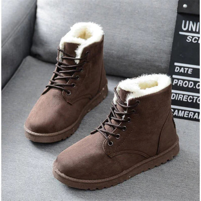 "Bottes à lacets pour hommes, montantes, robustes, avec semelle antidérapante, idéales pour l'hiver froid et enneigé."