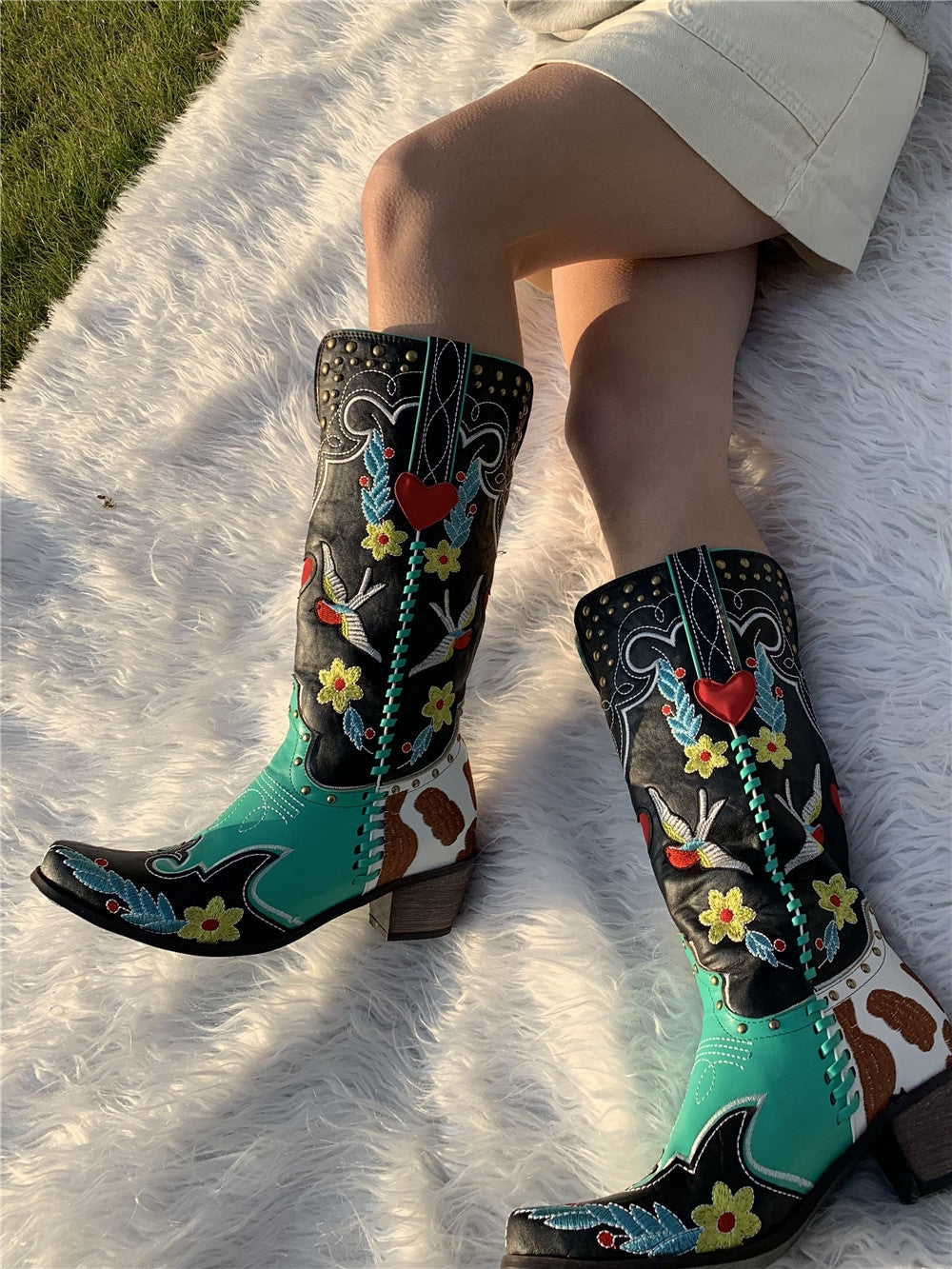 Bottes cowboy en cuir pour femmes, design western chic, semelle ergonomique, couleur marron, confort et élégance intemporelle