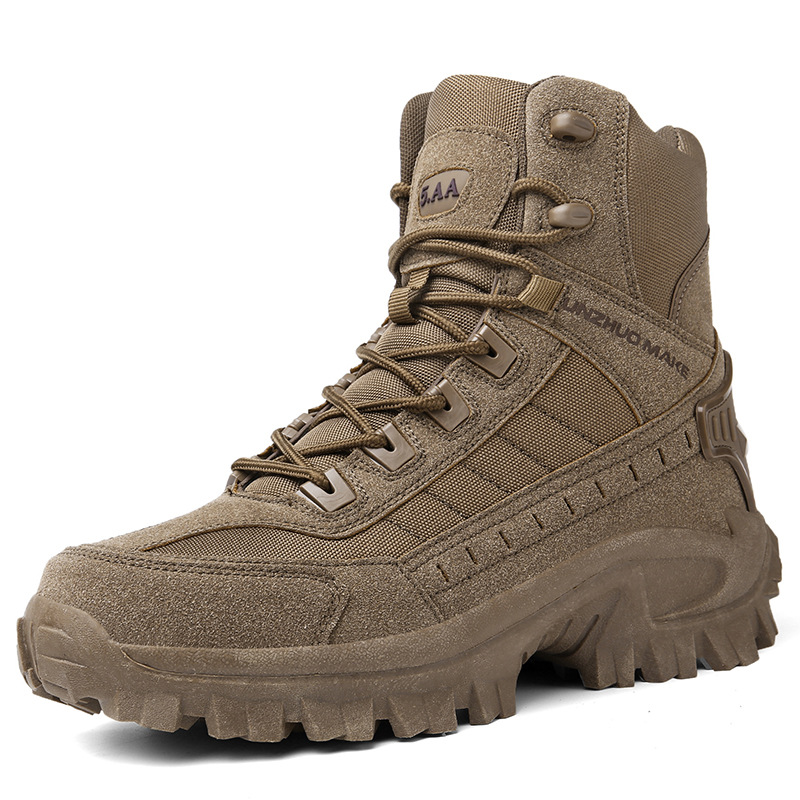 "Bottes de combat imperméables femmes, vue de côté, daim marron, lacets, col haut pour protection et confort."