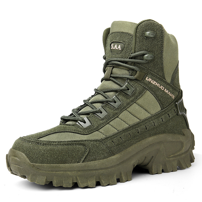 "Bottes de combat imperméables femmes, vue de côté, daim marron, lacets, col haut pour protection et confort."
