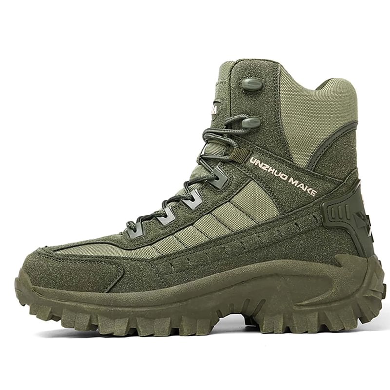 "Bottes de combat imperméables femmes, vue de côté, daim marron, lacets, col haut pour protection et confort."