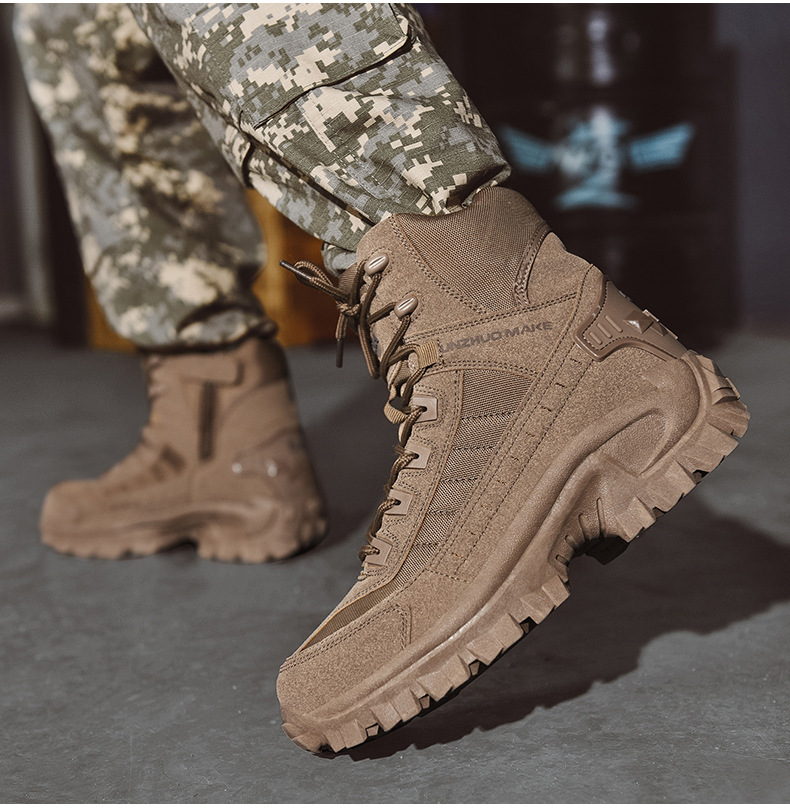 "Bottes de combat imperméables femmes, vue de côté, daim marron, lacets, col haut pour protection et confort."