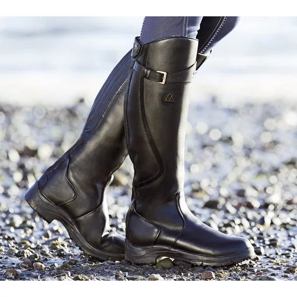 "Bottes d'hiver imperméables et brunes pour femme avec semelle antidérapante, idéales pour le froid"