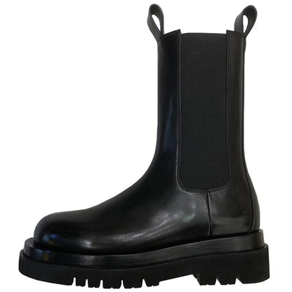 "Bottes élégantes pour femmes, silhouette moderne, confort toutes saisons, polyvalentes et assorties à diverses tenues"