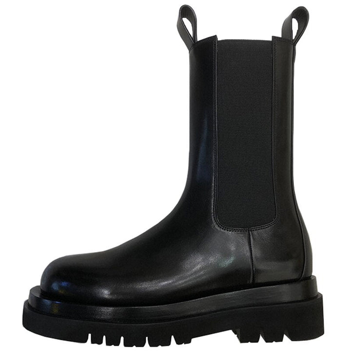 "Bottes élégantes pour femmes, silhouette moderne, confort toutes saisons, polyvalentes et assorties à diverses tenues"