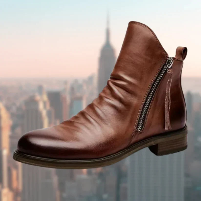"Bottes en cuir noir pour femmes, élégantes, semelle antidérapante, vue de côté, design moderne et épuré, look mode."