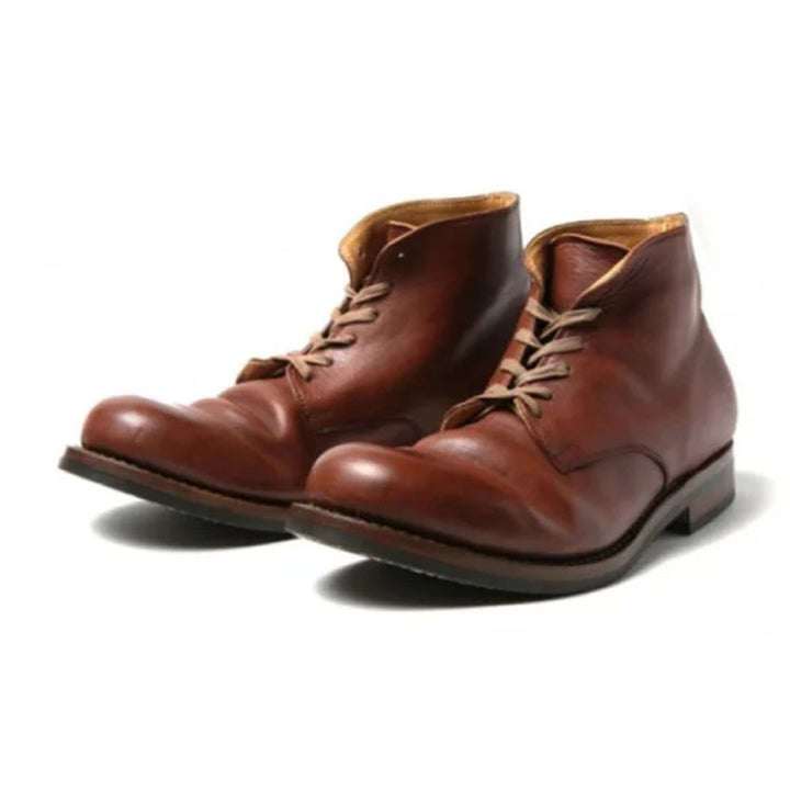 "Bottes en cuir pour hommes, marron foncé, avec talon élégant, style moderne et confortable, parfaites pour toutes tenues."