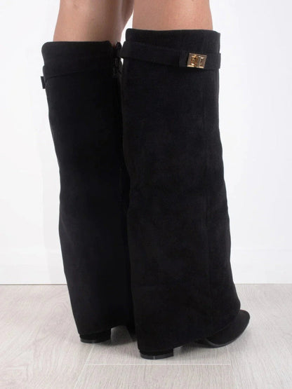 "Bottes hautes élégantes pour femmes, talon caché, style moderne, couleur noire, confort optimal, polyvalentes."