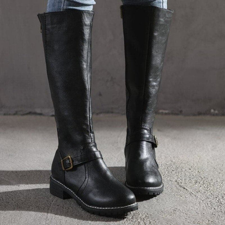 Bottes hautes femme, talon bloc, bout rond, marron, silhouette élancée, chic, confort, parfaites pour toutes occasions.