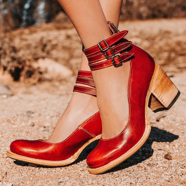 Bottes modernes élégantes pour femme, confortables et raffinées, avec design sophistiqué pour un style quotidien polyvalent.