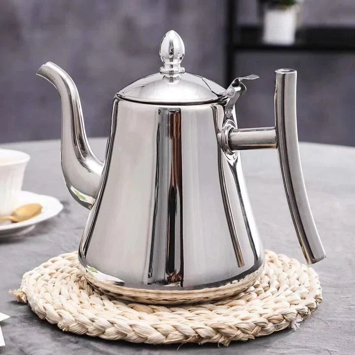 Bouilloire induction en acier inoxydable, haute capacité, filtre intégré, finition élégante idéale pour cuisine moderne.