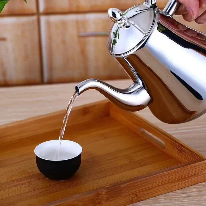 Bouilloire induction en acier inoxydable, haute capacité, filtre intégré, finition élégante idéale pour cuisine moderne.