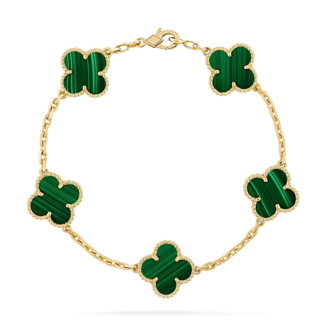 "Bracelet Ella en or plaqué, finition dorée brillante, design minimaliste et élégant, accessoire femme raffiné."