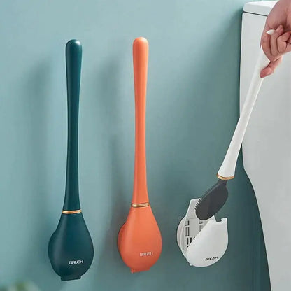 "Brosse WC en silicone moderne, couleur bleu royal, tête plate et pointes souples pour nettoyage efficace et élégant."