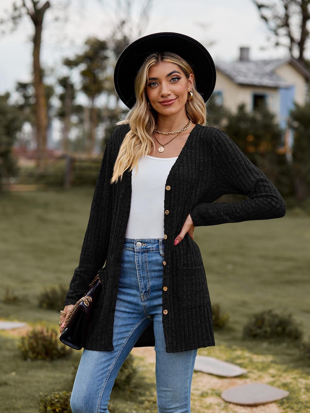 "Cardigan décontracté femme, manches longues, coupe fluide, idéal pour superposer avec style, tissu douillet, polyvalent."