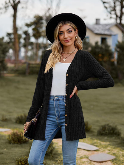"Cardigan décontracté femme, manches longues, coupe fluide, idéal pour superposer avec style, tissu douillet, polyvalent."