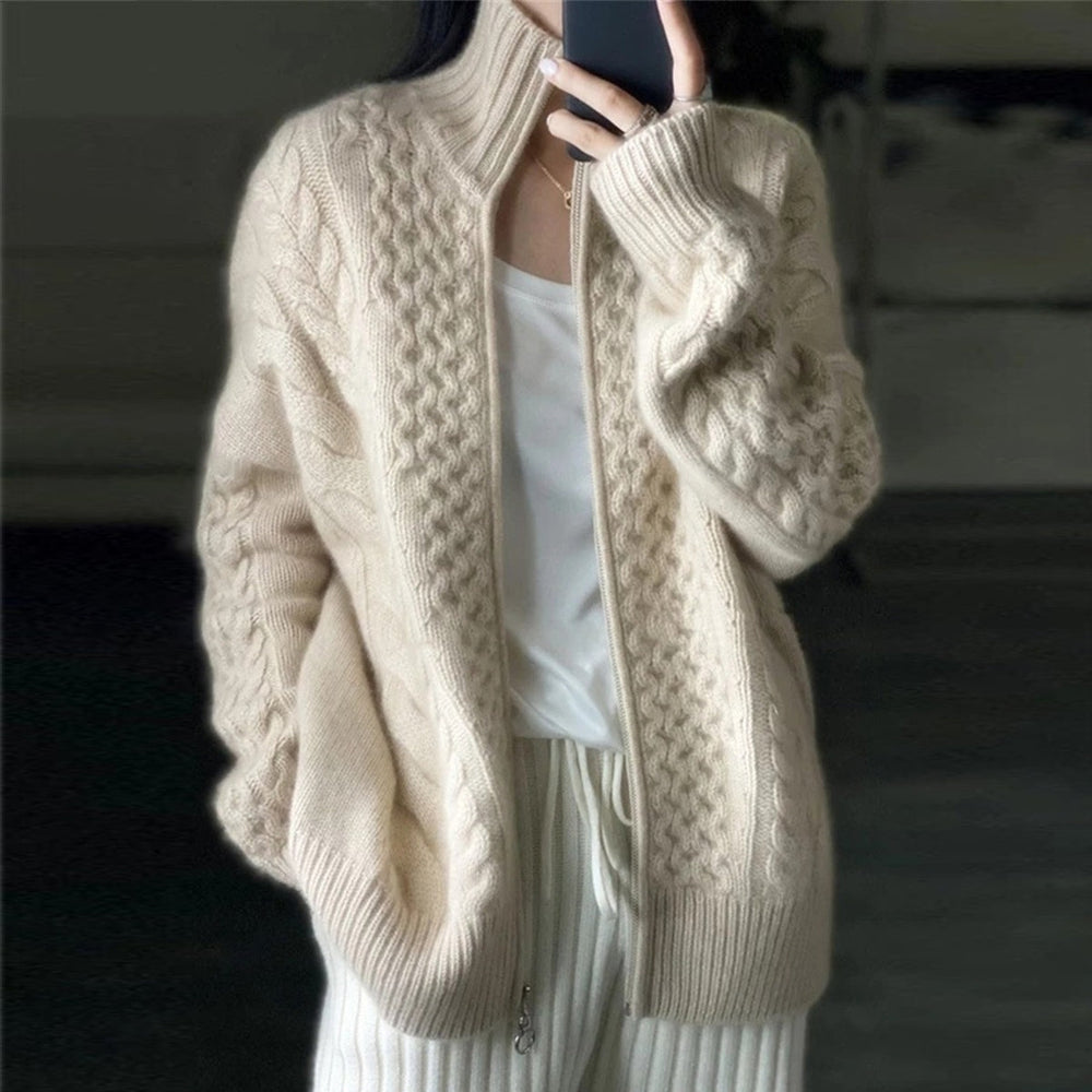 "Cardigan en cachemire femme, col montant, coupe ample, ouvert, élégant et confortable pour toutes occasions."