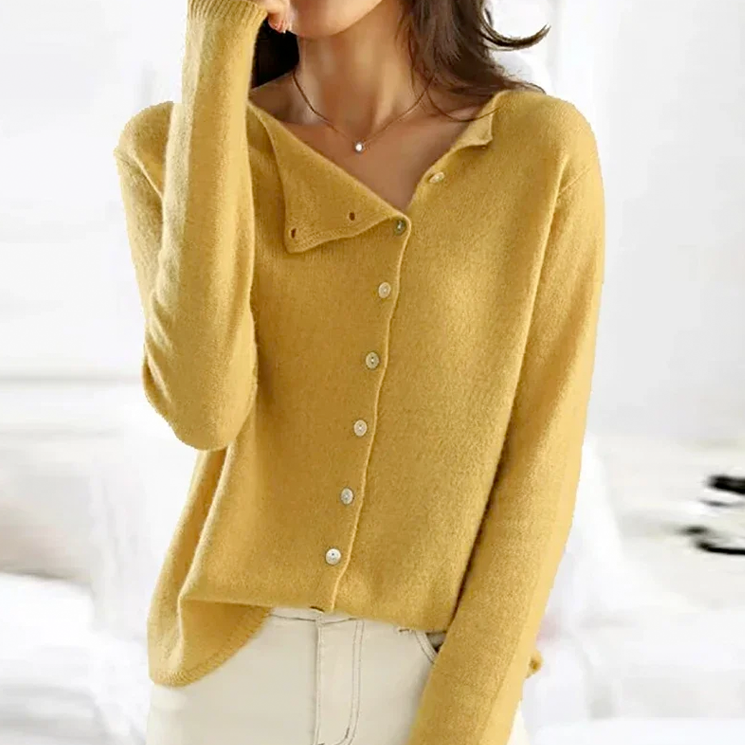 "Cardigan en laine élégant, fermeture latérale, sophistique et confortable pour toutes occasions."
