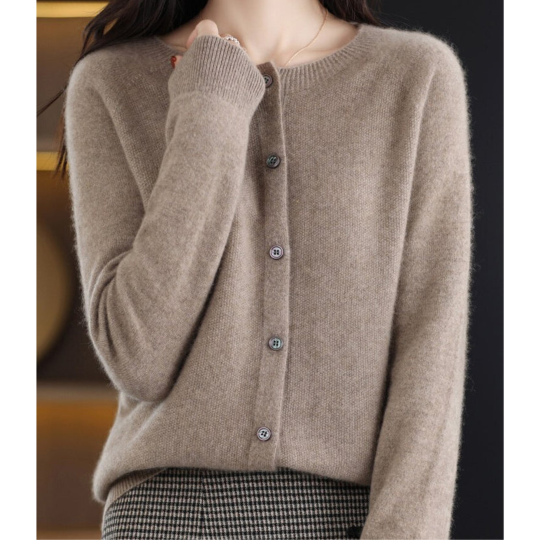 "Cardigan femme en laine mérinos, col rond, manches longues, doux et chaud, couleur chic pour l'hiver élégant"