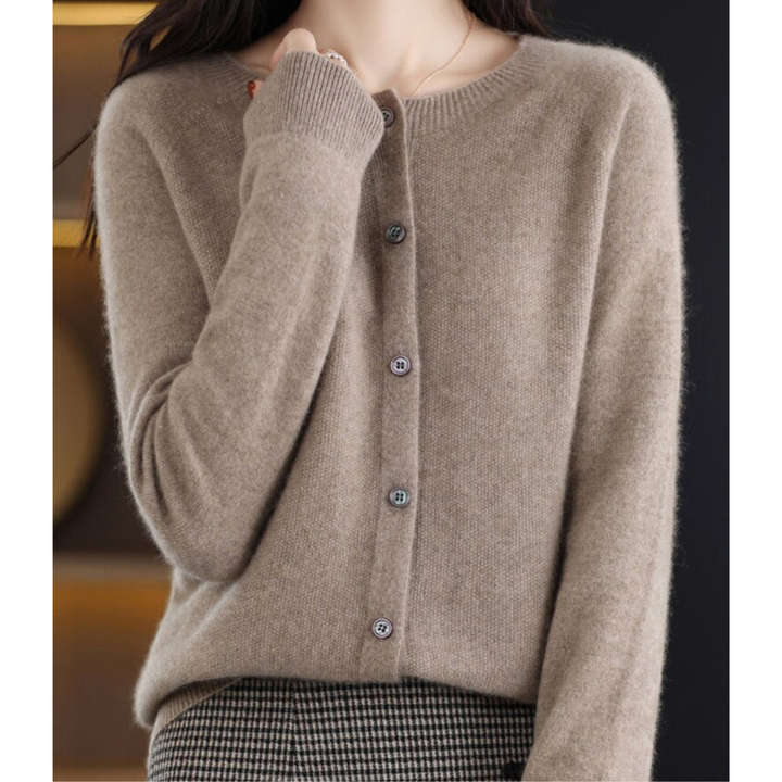 "Cardigan femme en laine mérinos, col rond, manches longues, doux et chaud, couleur chic pour l'hiver élégant"