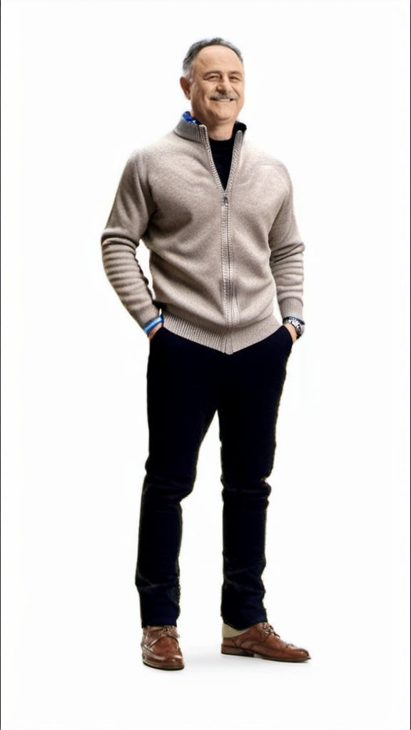 "Cardigan gris en laine mérinos pour homme avec fermeture éclair, élégant et chaud pour toutes saisons."