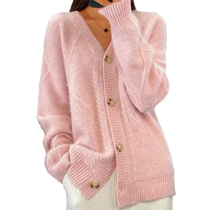 "Cardigan tricoté col V maille douce, boutons détaillés, ajoute une touche sophistiquée à votre tenue élégante et confortable
