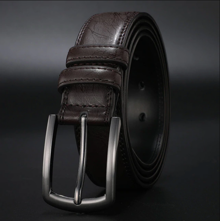 Ceinture en cuir marron pour homme avec boucle argentée, design intemporel et élégant, idéale pour tenues formelles ou décont