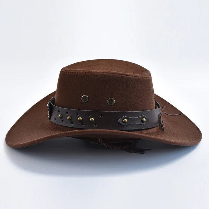 "Chapeau de cow-boy en cuir végétal avec jugulaire tressée, ajustable, vue de face, style western classique, accessoire femme