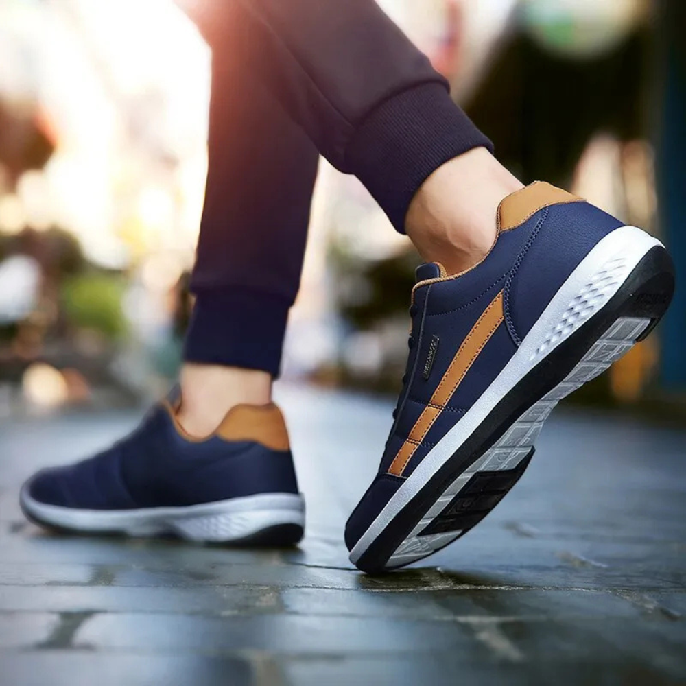 "Chaussure orthopédique en cuir bleu pour homme, élégante et confortable avec soutien plantaire et semelle rembourrée"