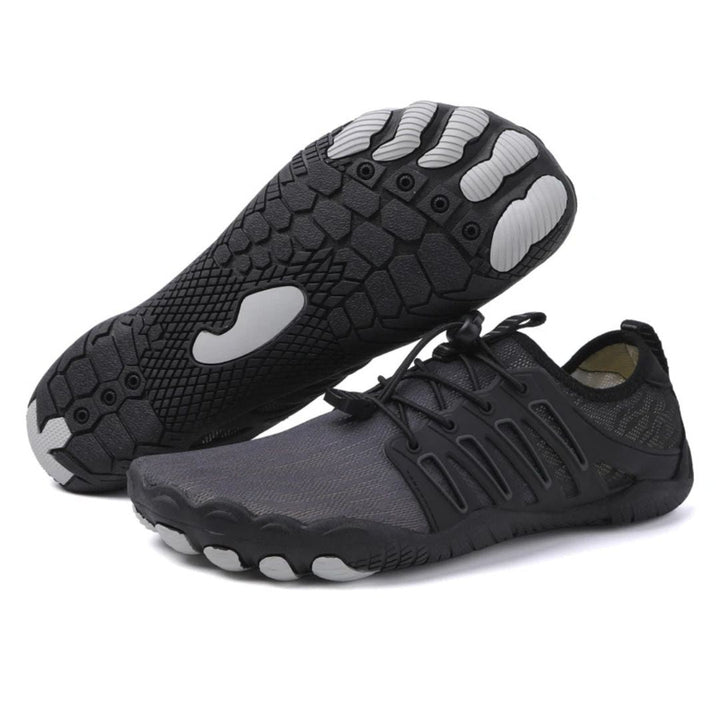 "Chaussures barefoot unisexe minimalistes grises, légères et flexibles, pour confort orthopédique et marche naturelle."