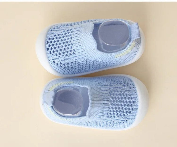 "Chaussures bébé maille flexibles, confortables, semelle souple, idéal premiers pas, plusieurs couleurs disponibles"
