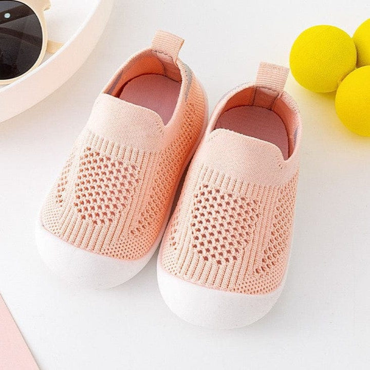 "Chaussures bébé maille flexibles, confortables, semelle souple, idéal premiers pas, plusieurs couleurs disponibles"
