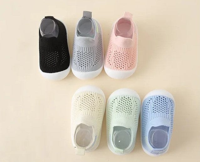 "Chaussures bébé maille flexibles, confortables, semelle souple, idéal premiers pas, plusieurs couleurs disponibles"