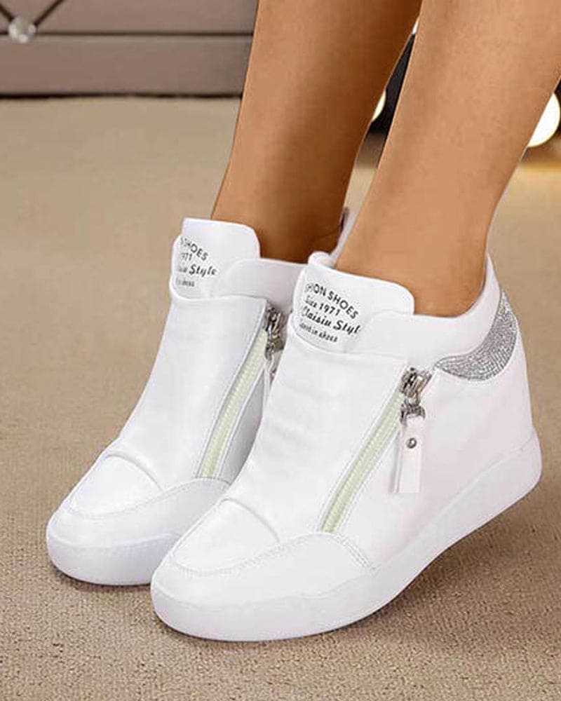 "Chaussures compensées pour femmes, baskets bottines Elina modernes avec semelle moelleuse, style urbain élégant."