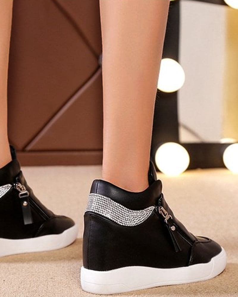 "Chaussures compensées pour femmes, baskets bottines Elina modernes avec semelle moelleuse, style urbain élégant."